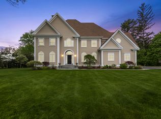 7 Braybourne Dr, Norwalk, CT 06855