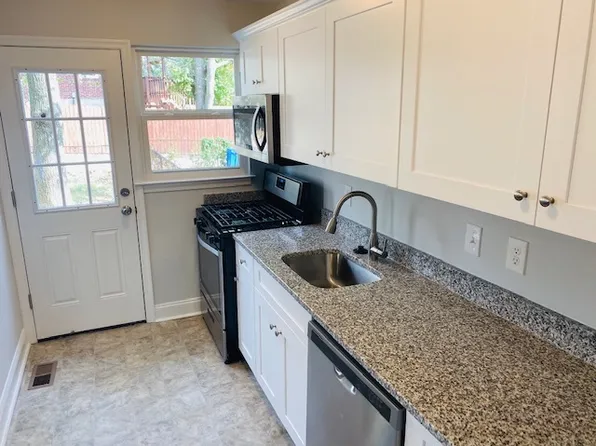 8615 Chestnut Oak Rd, Parkville, MD 21234