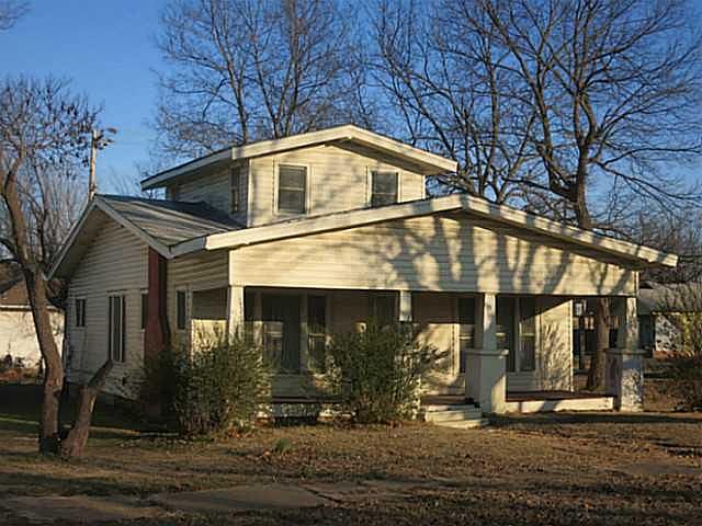 1st image of 324 S Okfuskee Ave