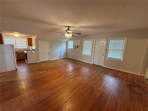 3rd image of 450 Williams St #B