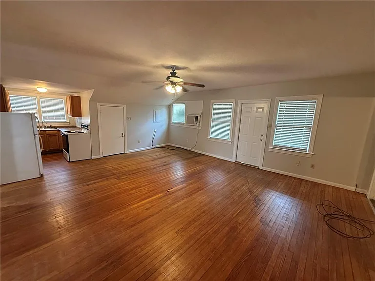 450 Williams St #B — Photo 3