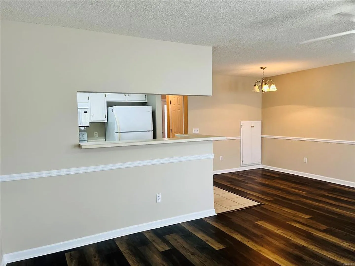 116 N Springview — Photo 4