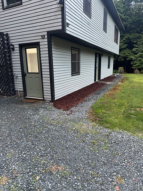 1st image of 610 Country Land Dr