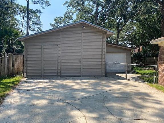 4th image of 307 Cloverdale Blvd