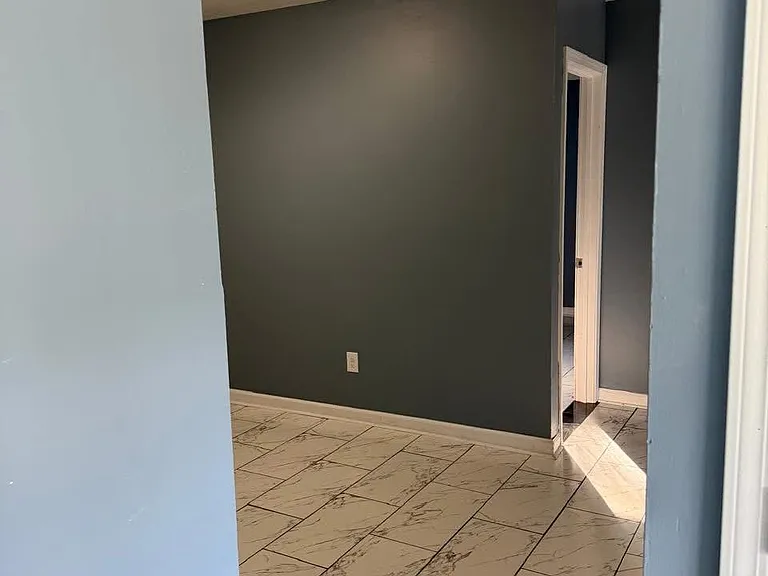 4912 Delaware Dr — Photo 2