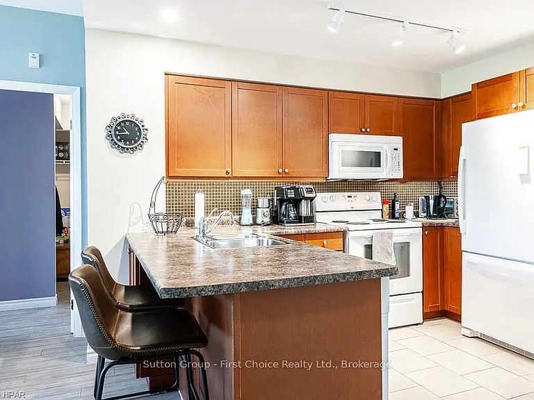 400 Romeo St N #207 — Photo 13