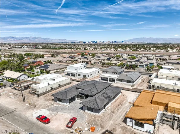 2827 Belmont Dr, Henderson, NV 89074