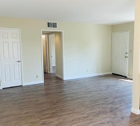 4th image of 229 W Tujunga Ave #A