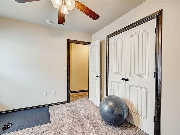 2301 Bretford Way — Photo 23