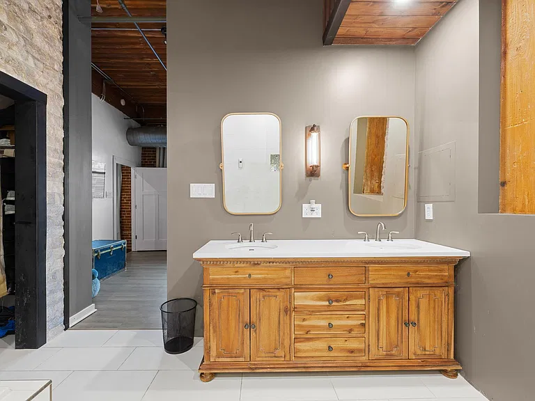 703 N 13th St #307 — Photo 35