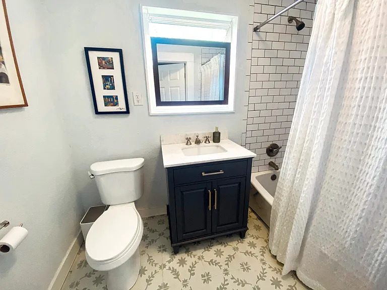 531 W Huisache Ave — Photo 13