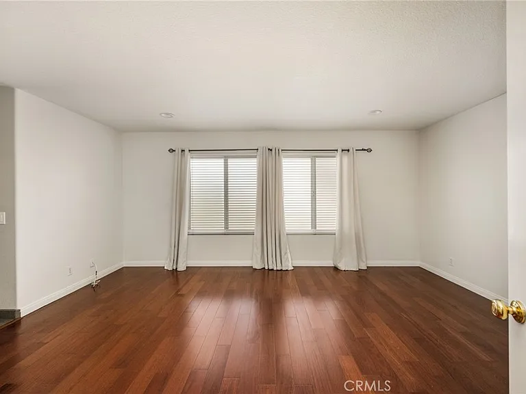 4867 Tremezzo Dr — Photo 27