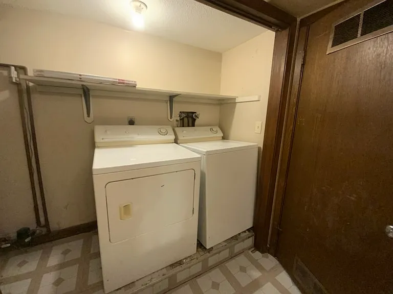 340 S Birchwood Dr #C — Photo 5
