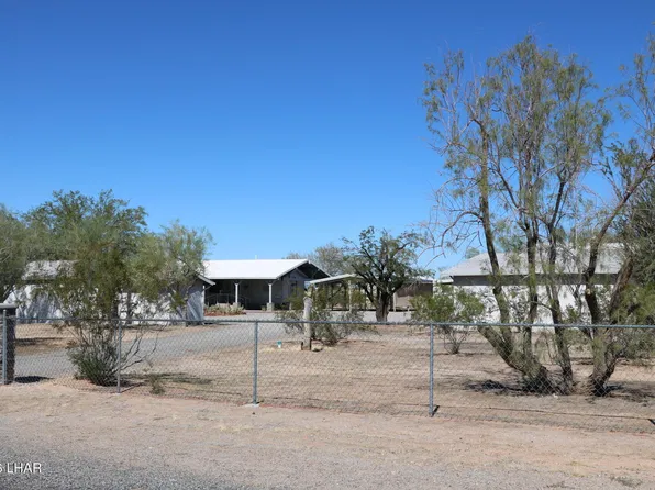 42795 Winema Dr, Bouse, AZ 85325
