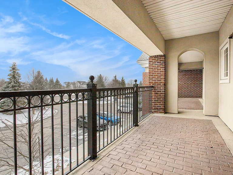 283 S Zeeb Rd #204 — Photo 25