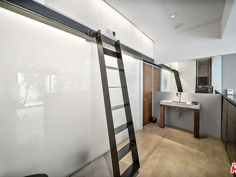 816 Seward St — Photo 27
