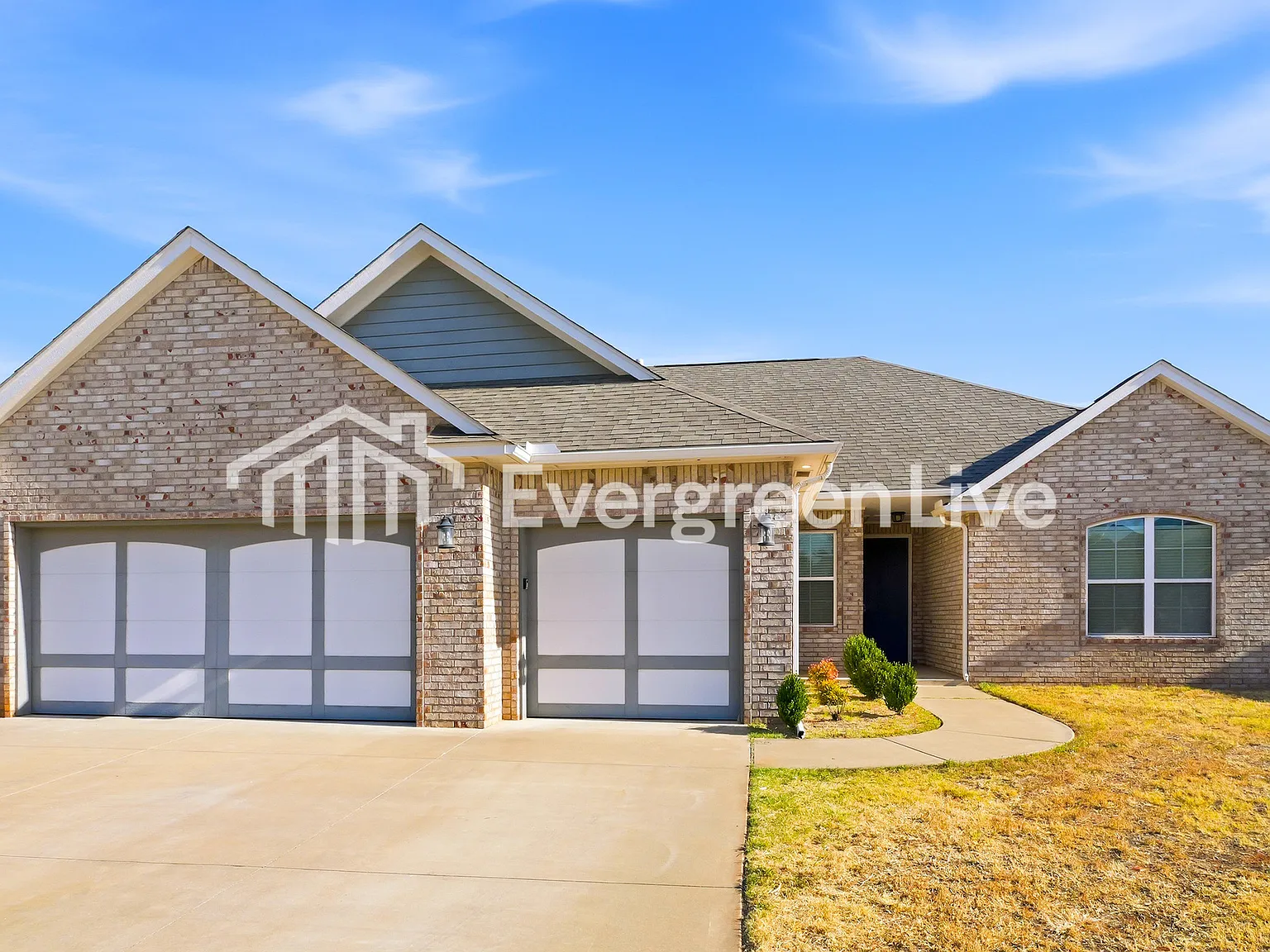 5 bed, 2.0 bath, 2150 sqft, $1,945 — Photo 1