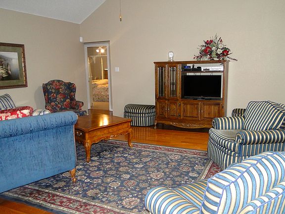 4th image of 4420 Gleneagles Dr
