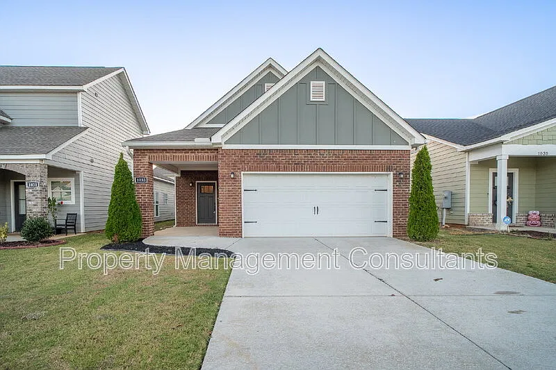 3 bed, 2.0 bath, 1334 sqft, $1,695 — Photo 1