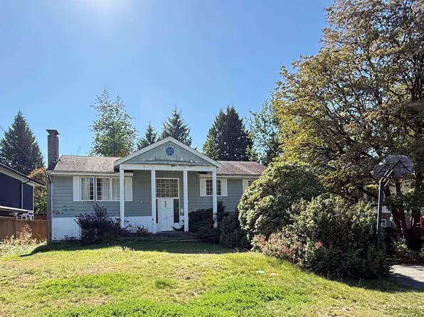 889 Ross Rd, North Vancouver, BC V7K 1C4