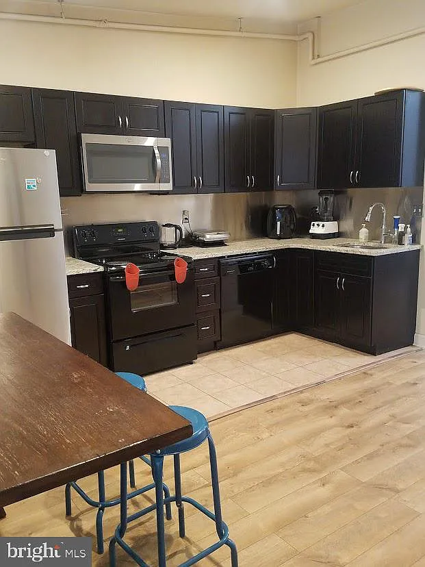 1 bed, 750 sqft, $1,700 — Photo 1
