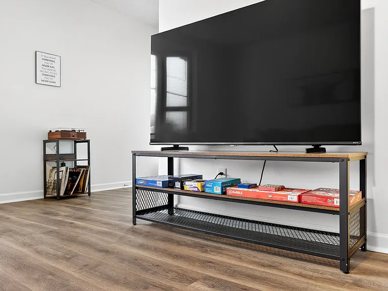138 W Loretta Ave — Photo 11