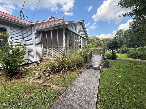 4th image of 353 Cotula Rd