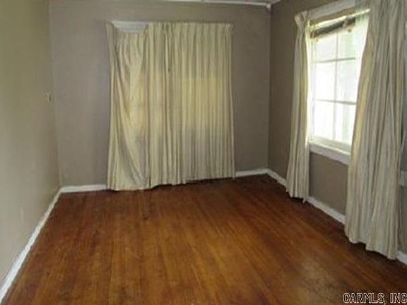 3rd image of 140 Marvin St