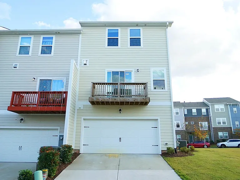 1041 Salt Glaze Ln — Photo 32