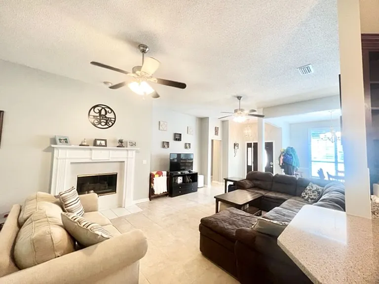 1660 Northridge Rd — Photo 7