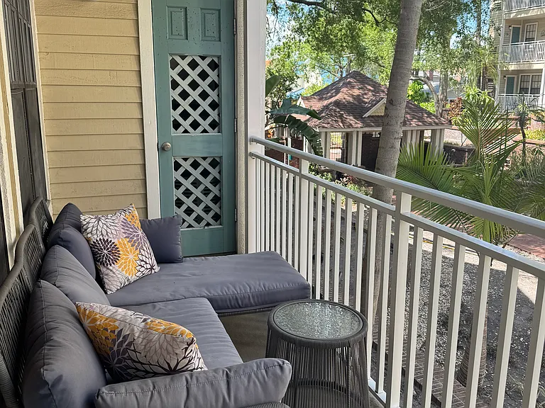 1000 W Horatio St #101 — Photo 14