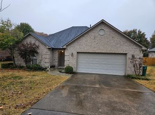 8 Frankfort Ct, Little Rock, AR 72223