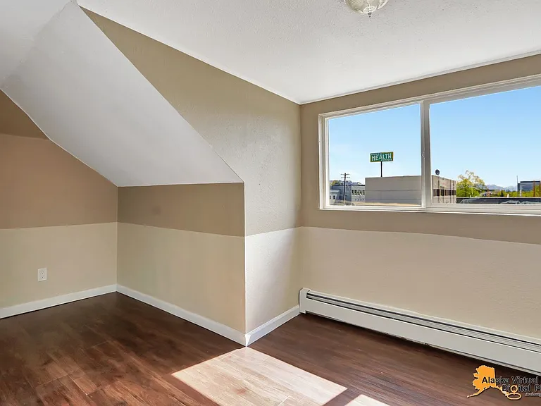 1335 Hyder St — Photo 76