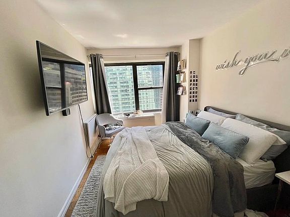 3rd image of 825 2nd Ave #11F