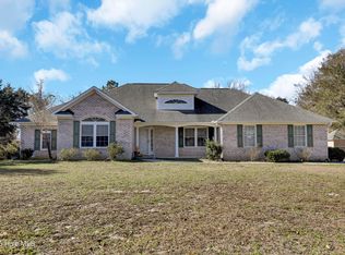 360 Hickory Point Rd, Hampstead, NC 28443