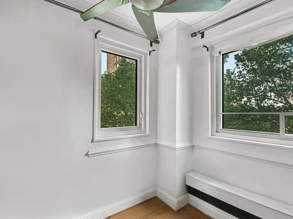 175 Adams Street image 5 of 9