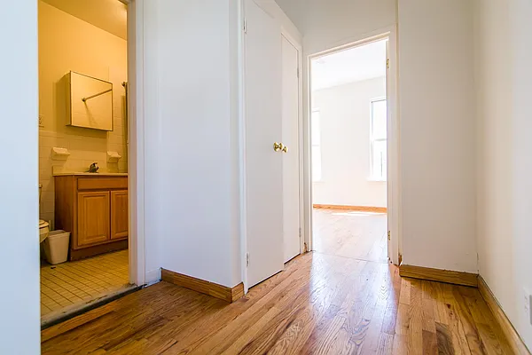 Rented by Nooklyn NYC LLC | media 4