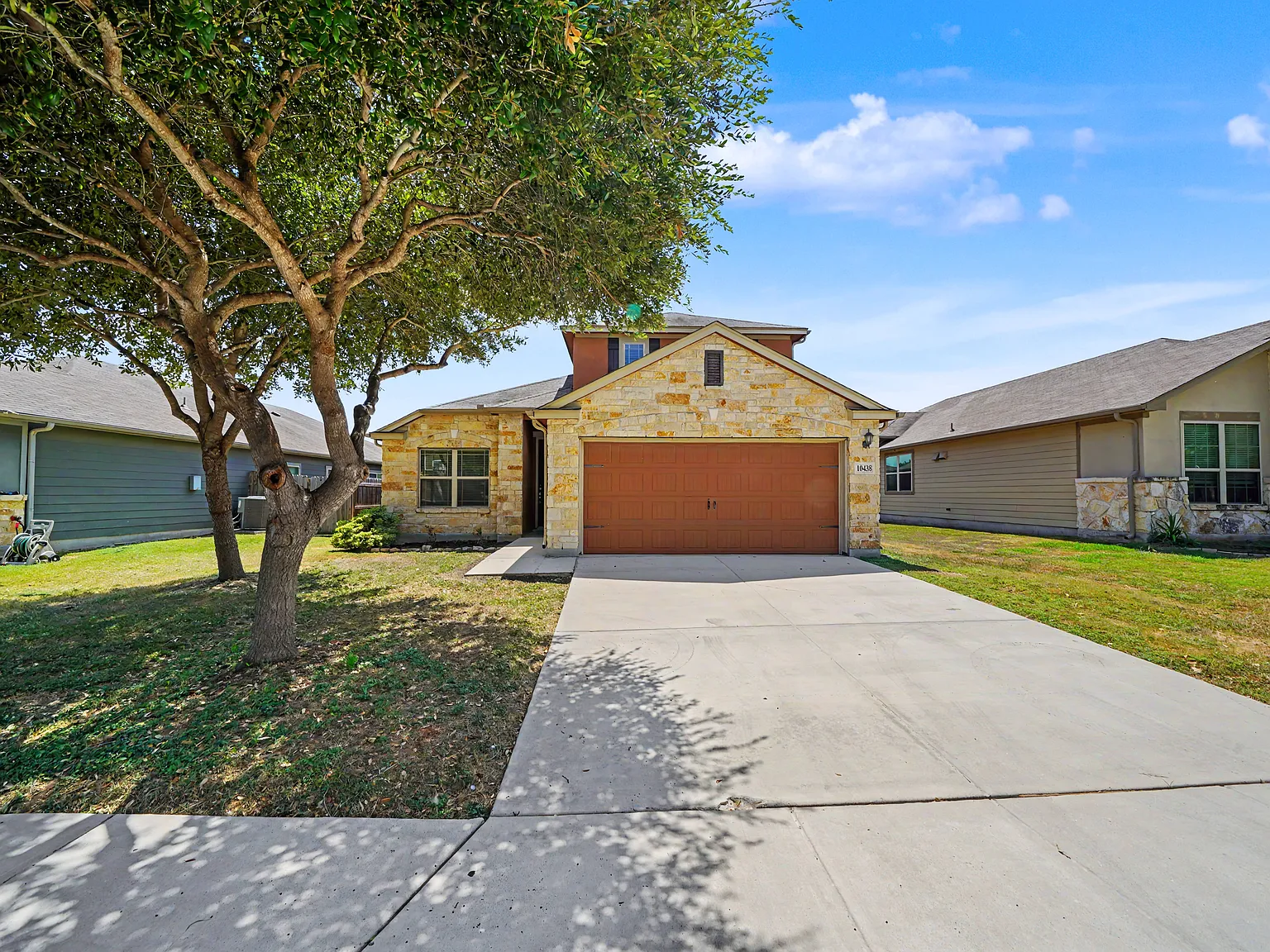Spacious 3-Bedroom Home with Game Room & Flex Space - Realtor Commission: $500 — Photo 2
