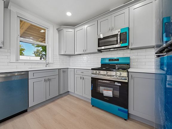 5th image of 41 Southfield Ave #2L