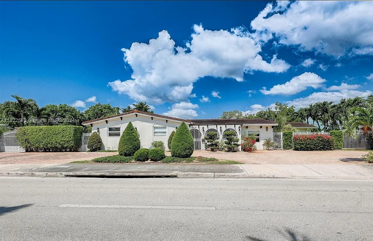 Building Photo - 8520 SW 87th Ave