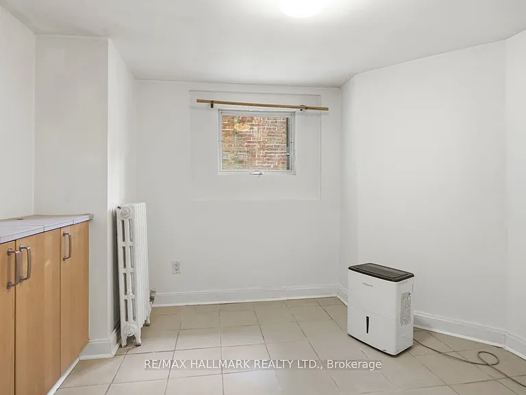 321 Palmerston Blvd #A — Photo 11