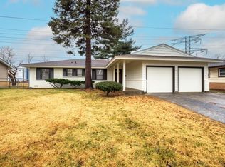 231 Walnut Ln, Elk Grove Village, IL 60007