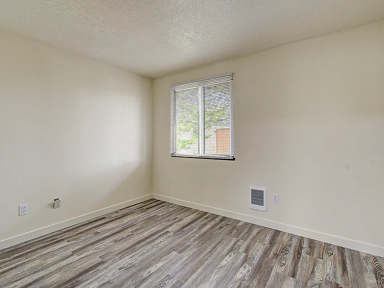 919 U St — Photo 21
