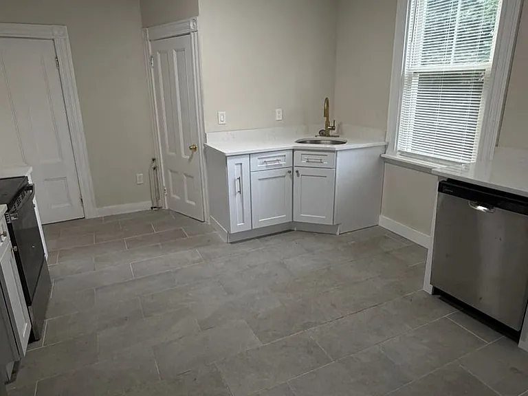 11 Dedford St #1 — Photo 7