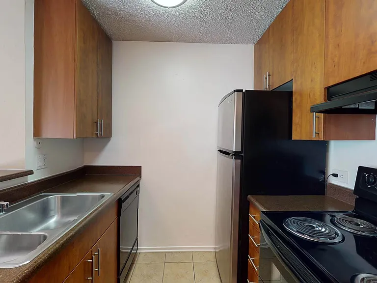 Eight 80 Newport Beach — Photo 138