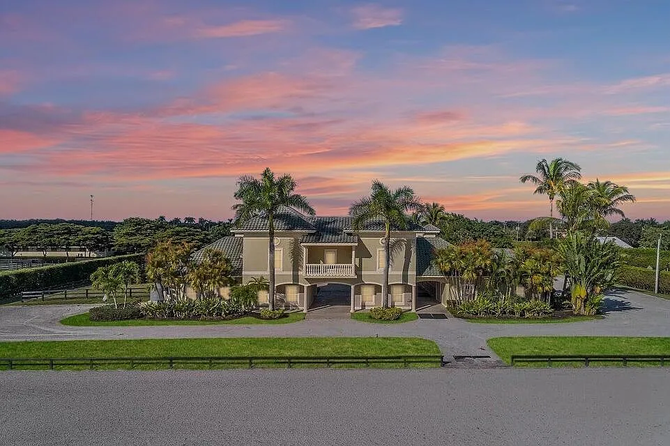 7 bed, 5.5 bath, 10749 sqft, $12,000 — Photo 4