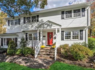 4 Reynolds Rd, Pequannock, NJ 07440