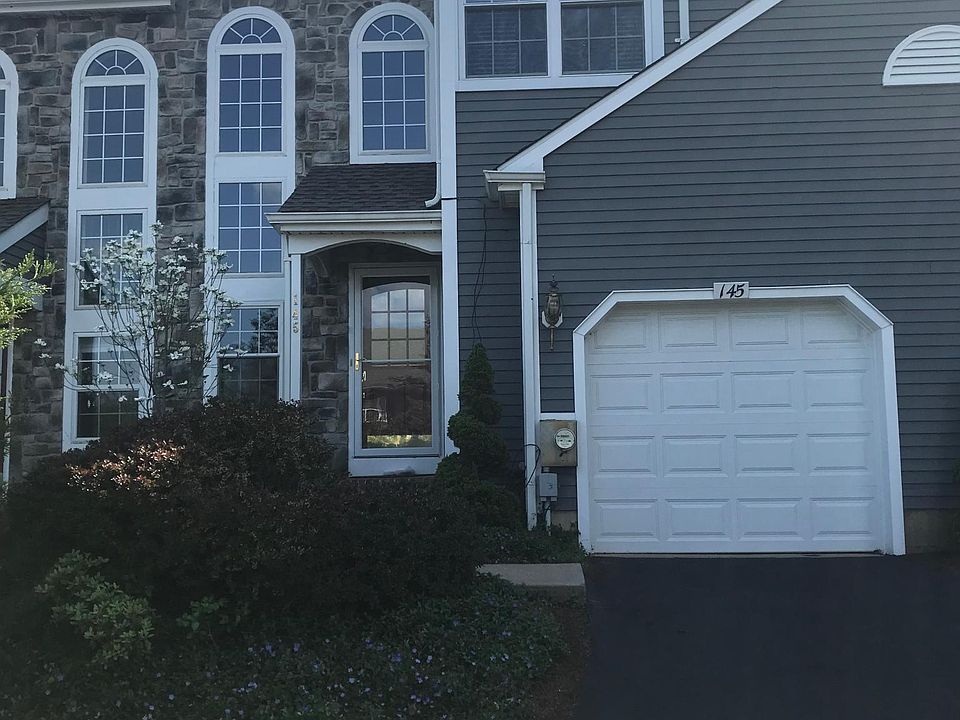 Single Car Garage and Entry