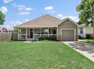 420 SW 2nd St, Moore, OK 73160