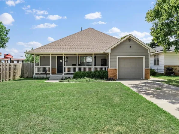 420 SW 2nd St, Moore, OK 73160